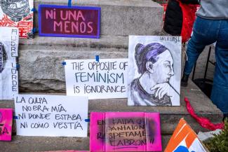 Protest gegen geschlechtsspezifische Gewalt im New Yorker Washington Square Park.