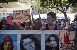 Rally in Algiers in 2020 to denounce the brutal killing of 19-year-old Chaïma and other women. 