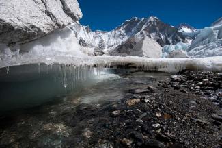 In der Hindukusch-Himalaya-Region schmelzen enorme Mengen an Eis und Schnee. 