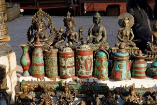 picture-alliance/imageBROKER/Egmont Strigl Religious artifacts on sale as souvenirs in Kathmandu.