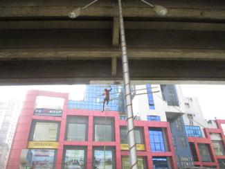 dem In Indien sind Bauarbeiten in jeder Hinsicht unsicher – Arbeiter in Kalkutta.