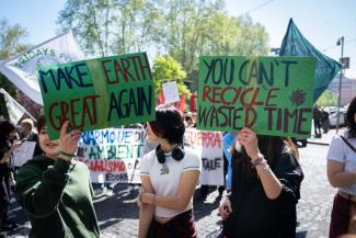 dpa / ZUMAPRESS.com / Marco Di Gianvito Climate protests by Fridays for Future in Rome in April.
