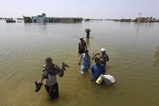 dpa/ASSOCIATED PRESS/Fareed Khan The 2022 floodings in Pakistan are con- sidered the worst in the country’s history.