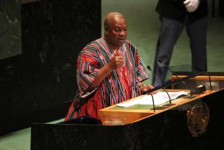 Ghana’s President John Dramani Mahama addresses the UN General Assembly in September 2025 wearing a fugu.