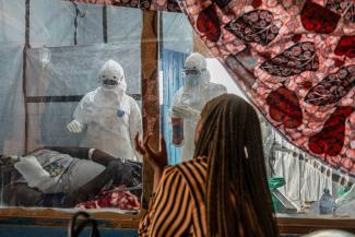 Ein isolierter Patient in einem Behandlungszentrum in Ituri im Osten der DR Kongo.