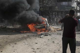 Die Gewalt in Gaza geht weiter: Ein israelischer Luftangriff traf dieses Fahrzeug und seine Insassen in Gaza-Stadt am 19. September.