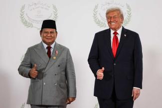 Donald Trump and Indonesian President Prabowo Subianto in October 2025 at the Sharm El Sheikh Peace Summit, where they apparently also discussed real estate projects involving one of Trump’s sons.