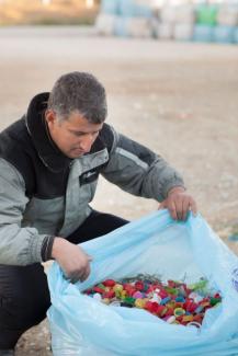 For recycling purposes, it is very important to sort waste diligently: plastic caps in Tunisia.