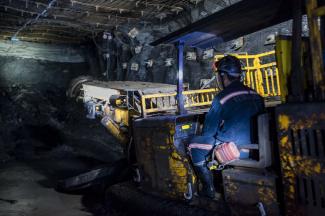 picture-alliance/dpa/MAXPPP Chinas Regierung verspricht, den Übergang zu erneuerbarer Energie zu beschleunigen: Kohlebergbau in der Inneren Mongolei.