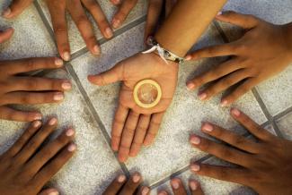 Kopp/Lineair Condoms save lives – and prevent pregnancies.