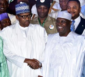 picture alliance / Photoshot Buhari (left) and Abubakar, the incumbent president and the leading challenger