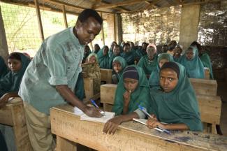 Children go to school in Dadaab camp.