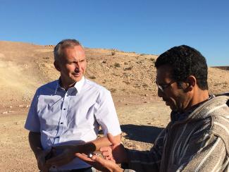 KfW director Helmut Gauges on the road in Morocco.