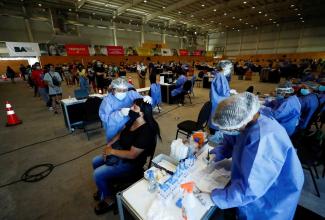 Coronavirus test centre in Buenos Aires: The pandemic has compounded the economic crisis.