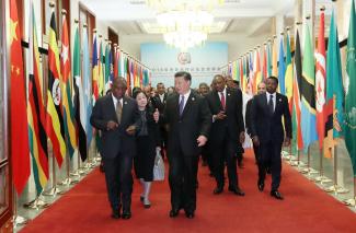 China ist nicht an Demokratie und Menschenrechten interessiert: Präsident Xi Jinping mit Gästen beim Afrika-Gipfel in Peking 2018.