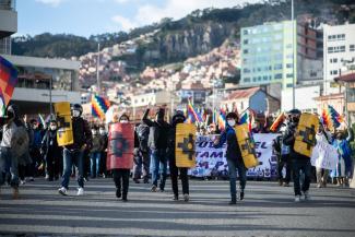 Regierungsnahe Demonstranten fordern in der bolivianischen Hauptstadt La Paz im März 2021 die Verurteilung von Mitgliedern der Übergangsregierung.