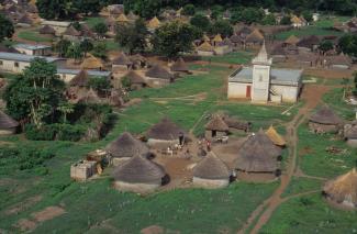 Die Kirchen sind vor Ort: Dioulatiedougou in der Elfenbeinküste.