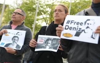 Von 160 inhaftierten Medienschaffenden ist in Deutschland Deniz Yücel der bekannteste.