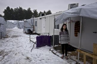 Geld, das Geberländer zu Hause für Flüchtlinge ausgeben, zählt auch als ODA. Syrerin in einem Flüchtlingslager in Griechenland.
