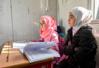 Der Glaube gibt Halt: Zwei syrische Mädchen in einem libanesischen Lager für Flüchtlinge aus der Idlib-Region.