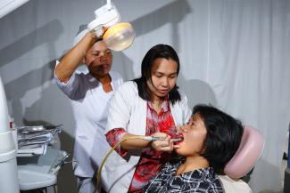 Dental treatment in Balinge, Sumatra.