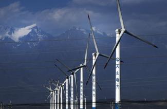 Zhou Xiujian/picture-alliance/dpa/HPIC Wind farm in northwest China.