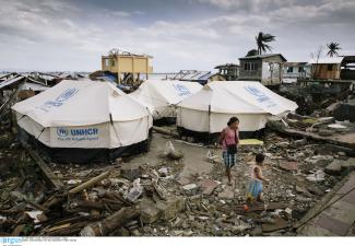Humanitäre Katastrophe: Zerstörung nach dem Taifun Haiyan in Tacloban Leyte, Philippinen.