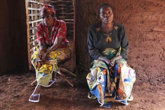 Vumilla (l.) and Walungu speak about the atrocities they suffered in the film.