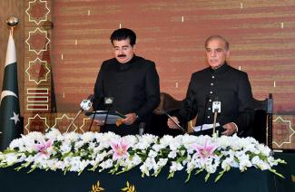 Swearing-in of Shebaz Sharif (white hair) as prime minister.
