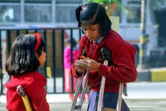 Polio wird in Zukunft in Indien keinen Schaden mehr anrichten: betroffene Kinder in Delhi.