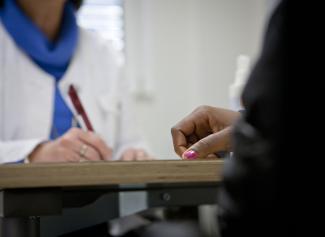 A municipal office in Frankfurt offers anonymous health counselling to  migrants without legal documentation.