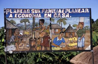 A lasting issue - an old Mozambican billboard states that “planning one's family size is planning one's household's prosperity”. Lineair