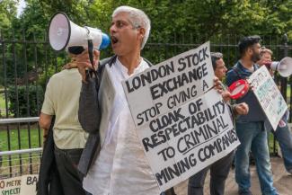 Protest gegen britische Bergbaufirmen, denen unter anderem Steuervermeidung in Afrika vorgeworfen wird, im August in London.