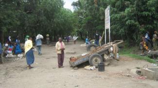 The informal sector is difficult to tax: selling potatoes in Arusha.