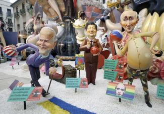 Humorous portrayal of Joe Biden, Xi Jinping and Vladimir Putin in Valencia, Spain.