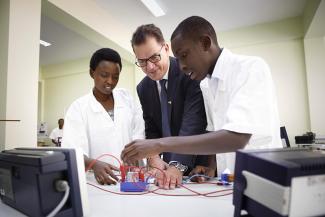 Ute Grabowsky/Phototek/picture-alliance Gerd Müller, Germany’s federal minister for economic cooperation and development, visiting the Integrated Polytechnic Regional Centre in the Rwandan capital Kigali in 2016.