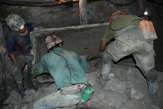 Miners who witnessed or personally experienced violence showed more mental-distress symptoms than those who had not: inside a Bolivian mine.