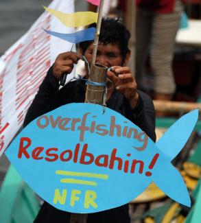 Filipino NGOs want fishery-law reform to prevent overfishing.