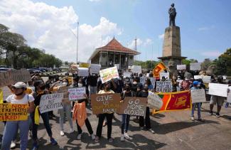 Sri Lanka ist pleite: Demonstration in Colombo im April 2022.