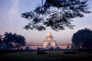 Shahidul Alam/Lineair/Majority World Gebäude des Supreme Court in Dhaka.