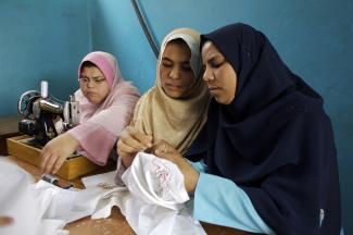 Young women on a youth centre sewing course in Egypt: Young people in the MENA region lack the right training and education.