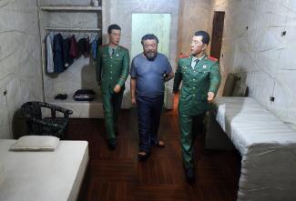 Installation von Ai Weiwei behandelt seine Zeit im Gefängnis