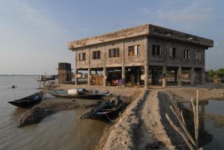 Sturmschutzbau in Bangladesch.