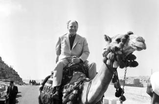 Walter Scheel, the first federal minister for economic cooperation, in Egypt in 1963.