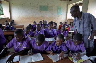 Gewalt im Klassenraum kommt zu häufig vor: Schule in Uganda.