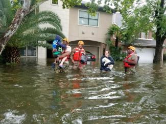 Flooding in Houston: will decentralised action suffice where national governments deny climate change?
