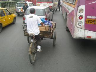 Stadtverkehr in Lima: Beim Klimagipfel in diesem Monat diskutieren die Teilnehmer in Perus Hauptstadt unter anderem darüber, welche Nationen in welchem Maß die Verantwortung für den Klimawandel tragen.