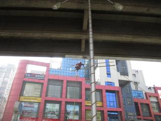 Bauarbeiter in Kalkutta: Schutzrechte sind in China weiter entwickelt als in Indien.