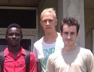 AIM German and Ghanaian youth in Komenda: Francis Aidoo (left) and Leon Wilken and Lois Fontaine (on the right side).