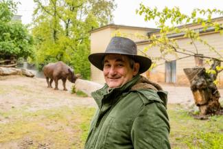 Im Frankfurter Zoo informierte sich Andrew Zaloumis über die Nachzucht afrikanischer Wildtiere.